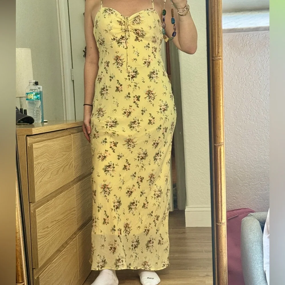 Yellow Floral Maxi Dress - Brand: Abercrombie & Fitch- size‎ Medium